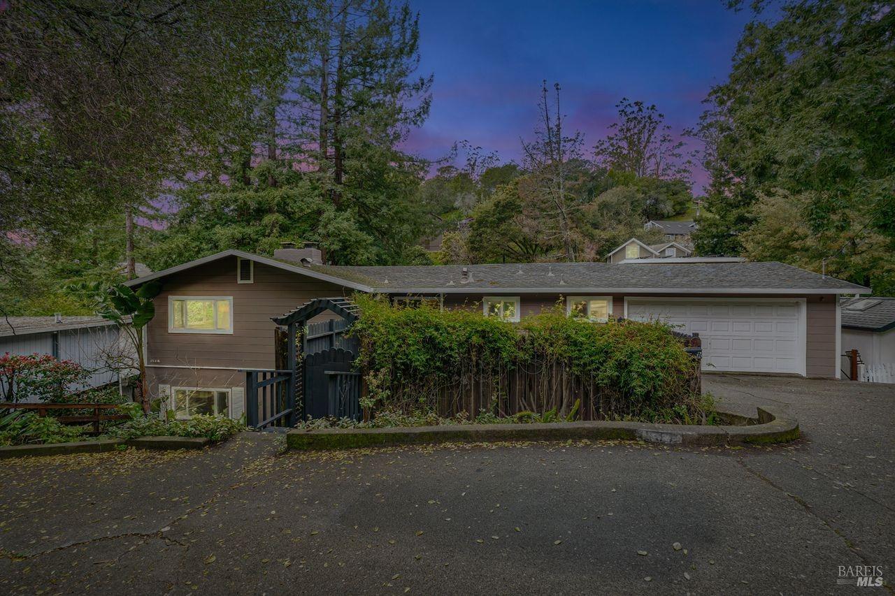 153 Willow Ave Property Photo