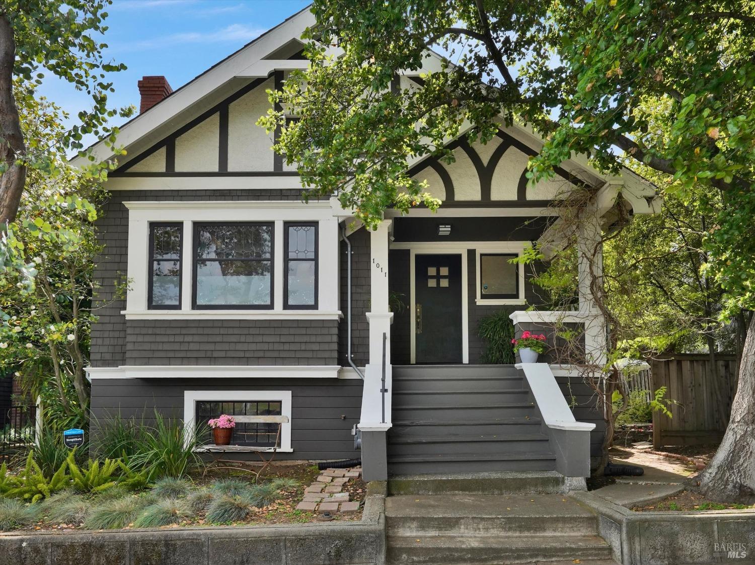 1011 Georgia Street