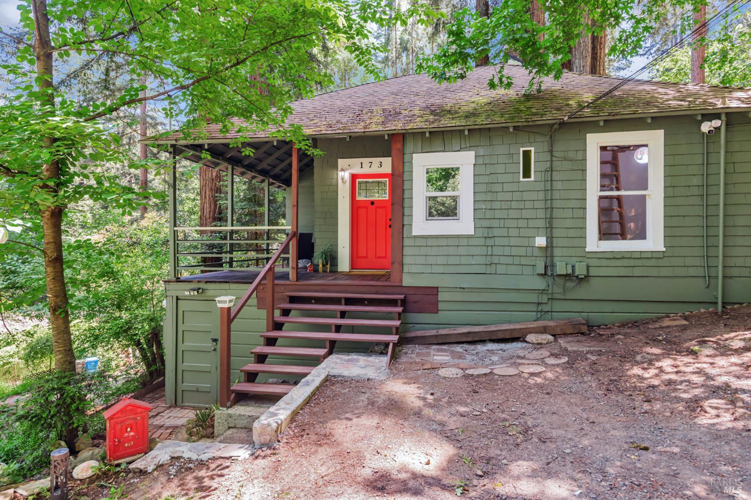 173 Redwood Avenue