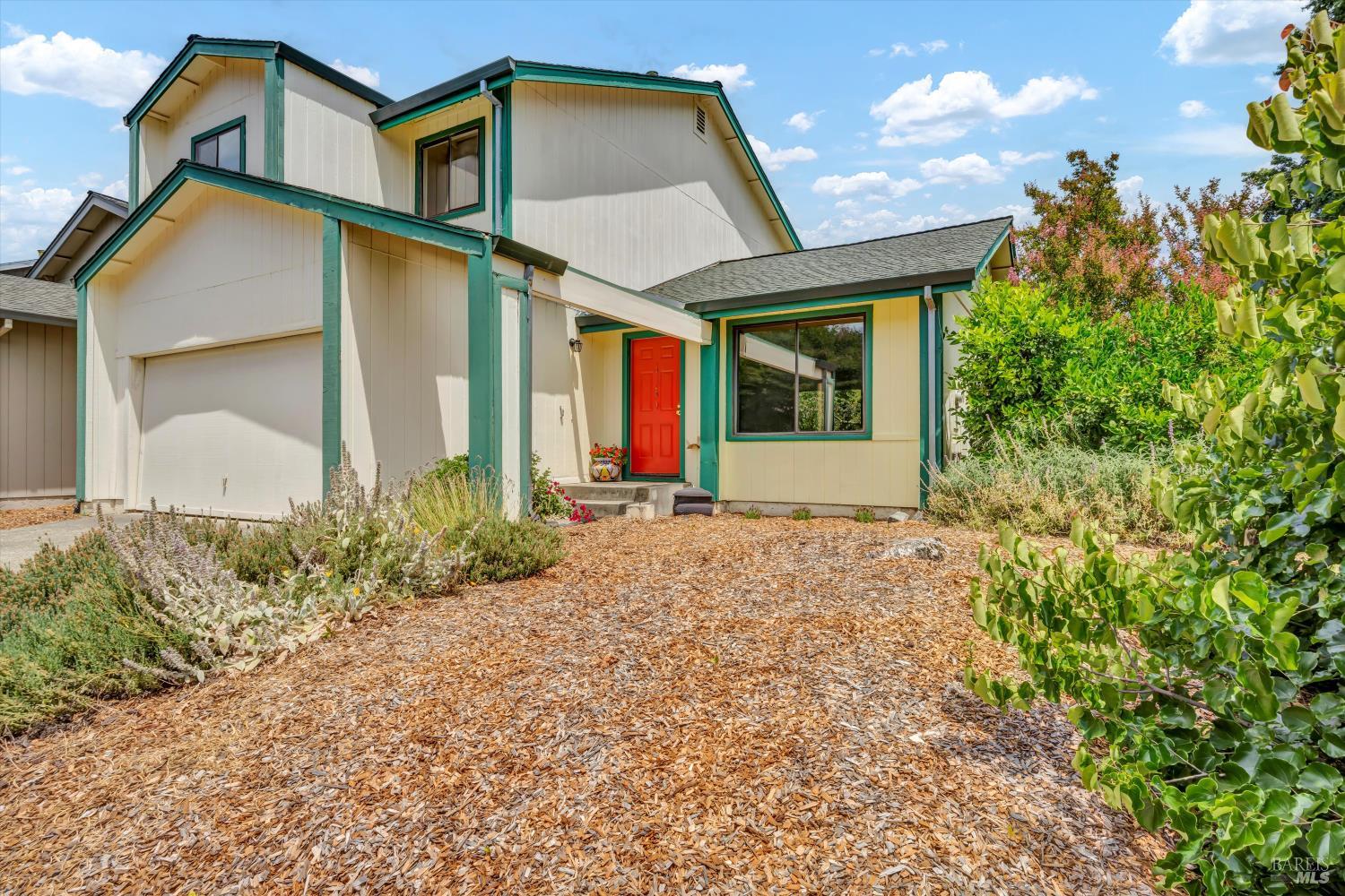 800 Falcon Way Property Photo 1