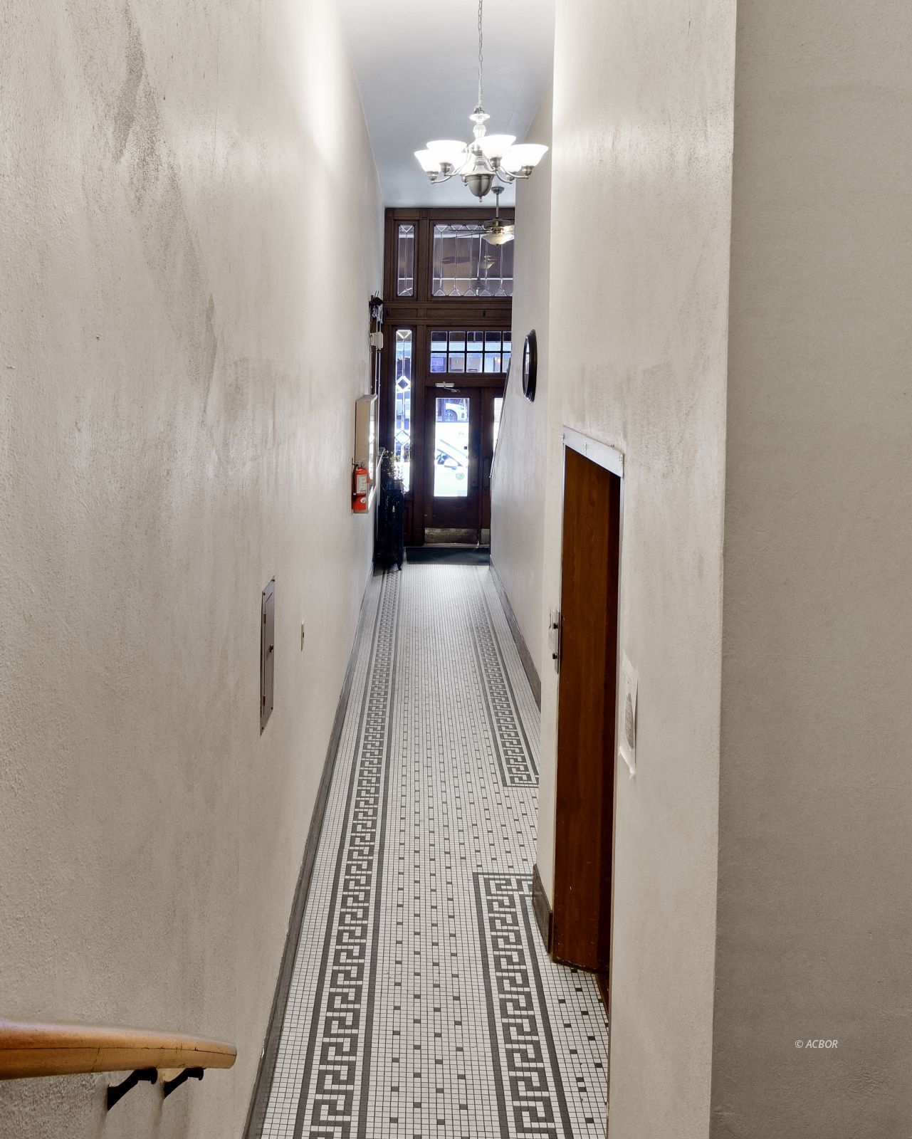 8 N Court Property Photo 2