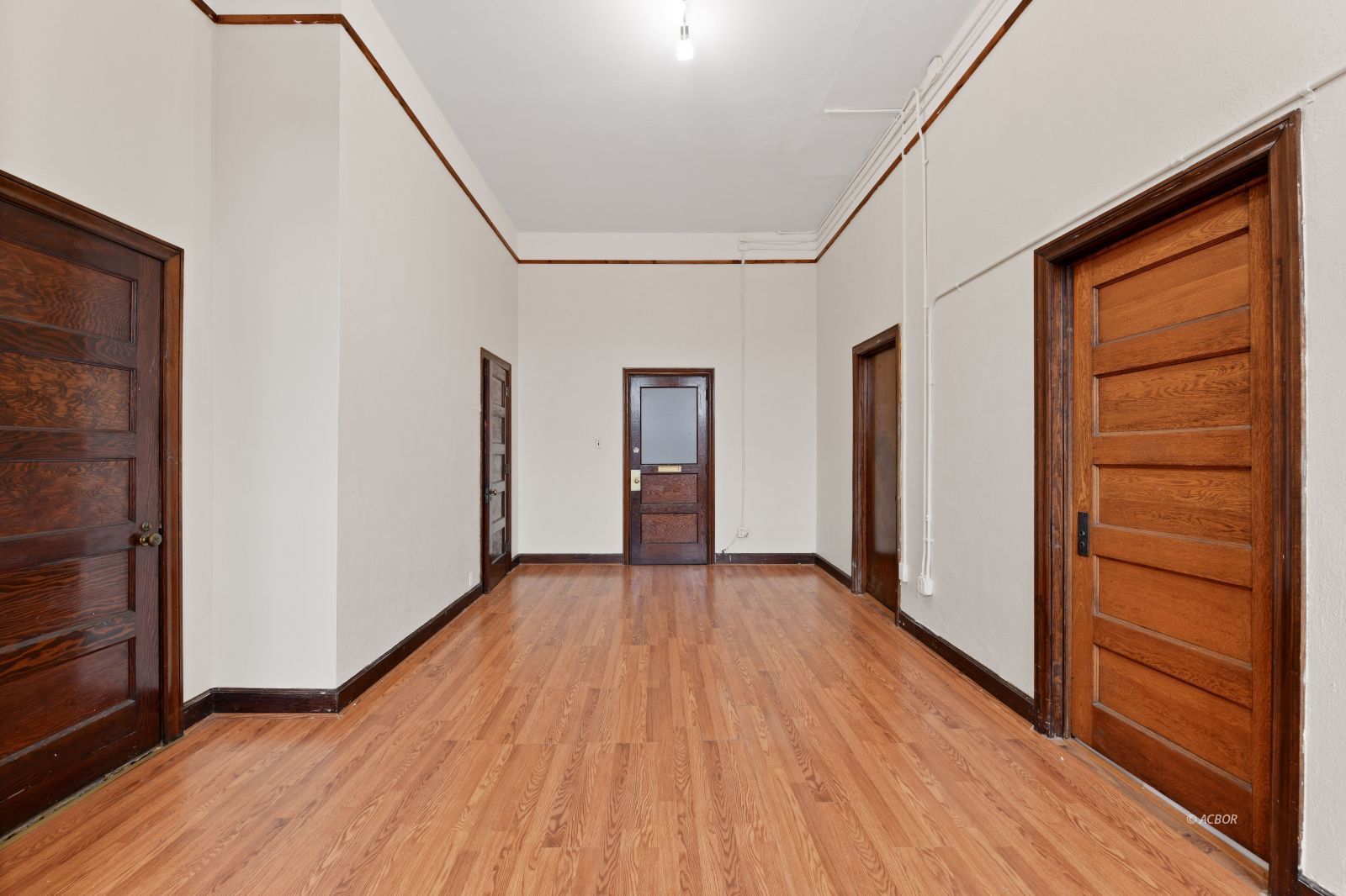 8 N Court Property Photo 5