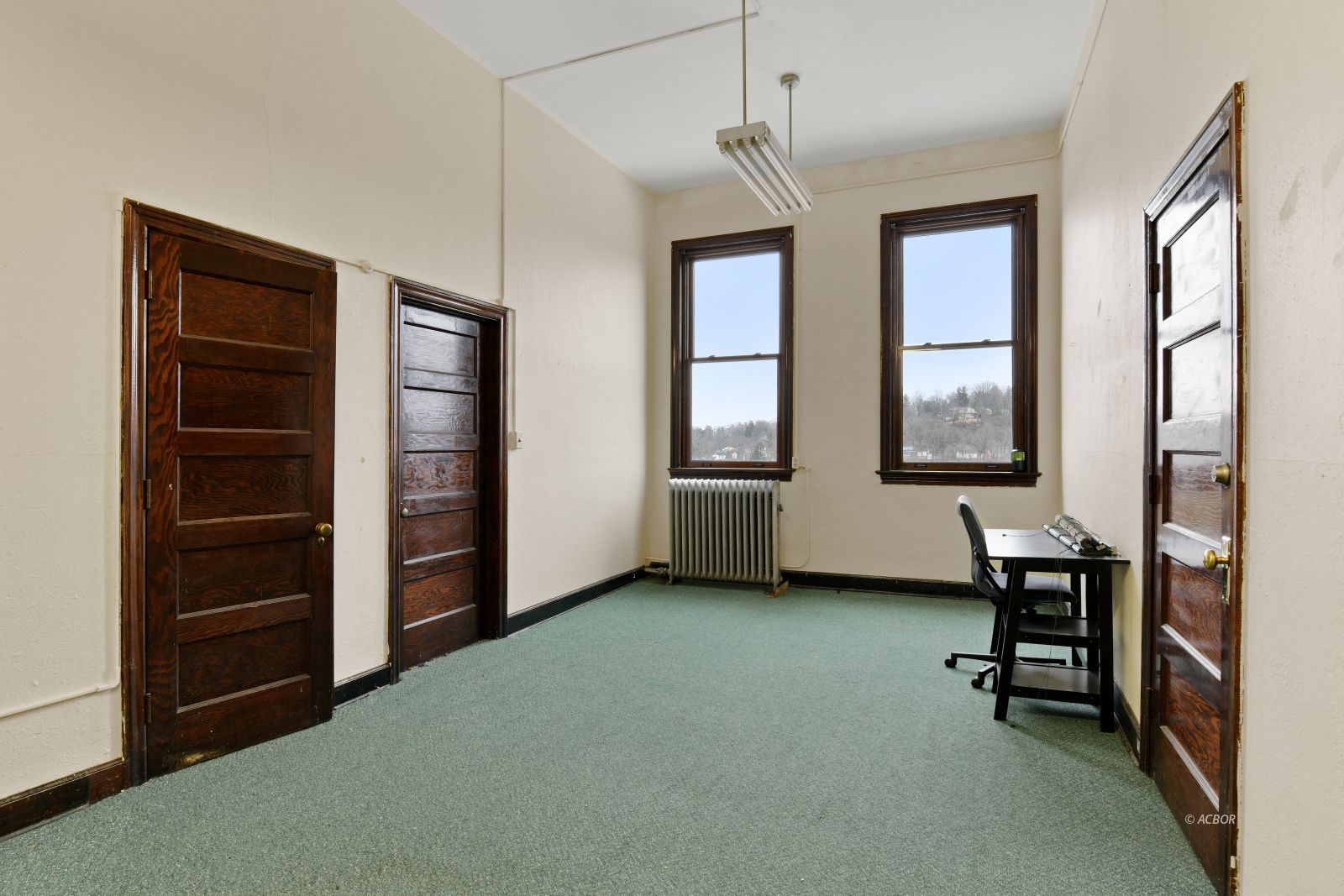 8 N Court Property Photo 6