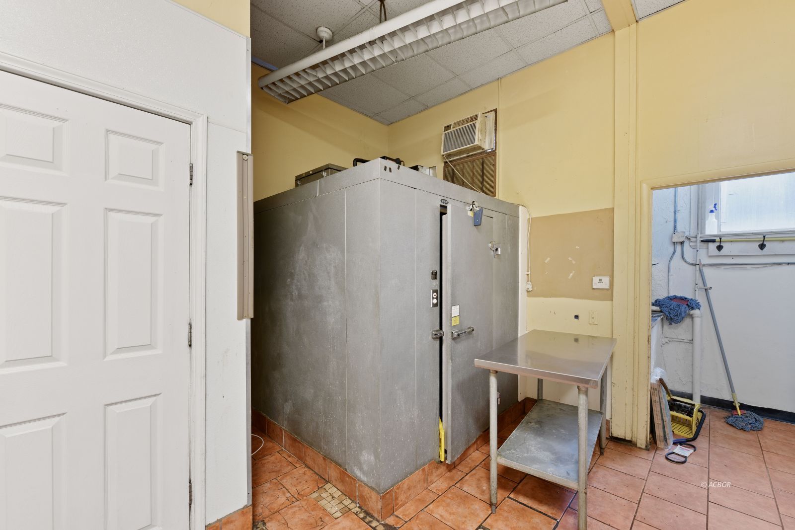 8 N Court Property Photo 33