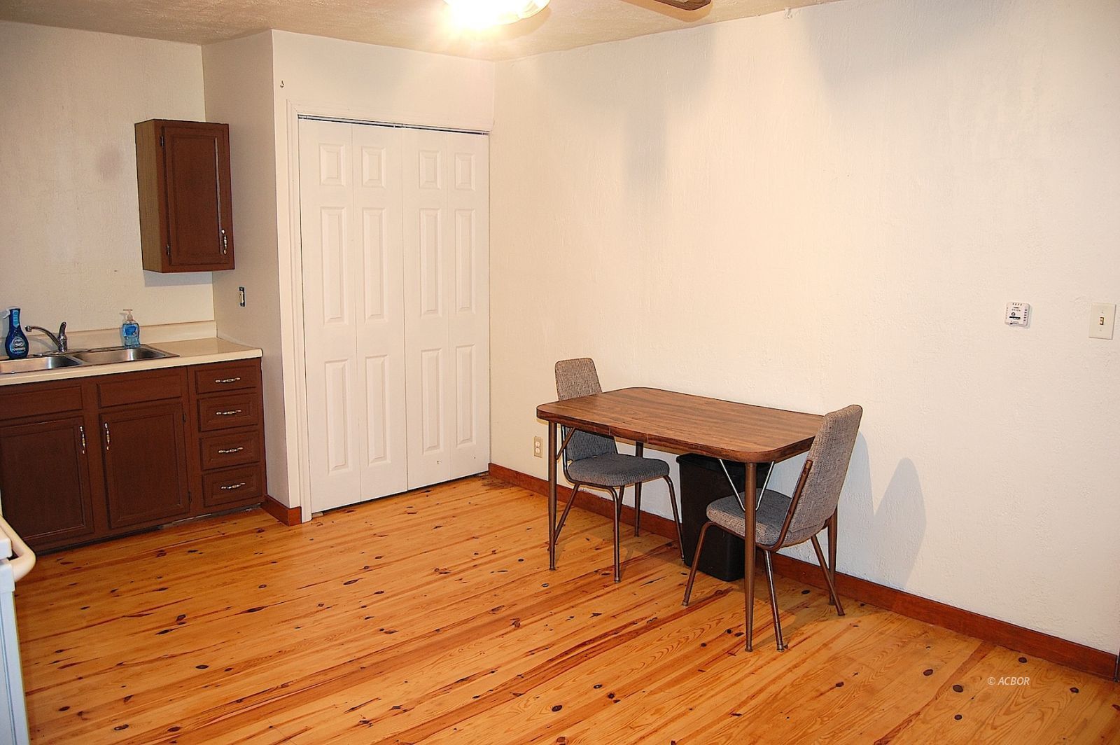 9662 State Route 217 Property Photo 3