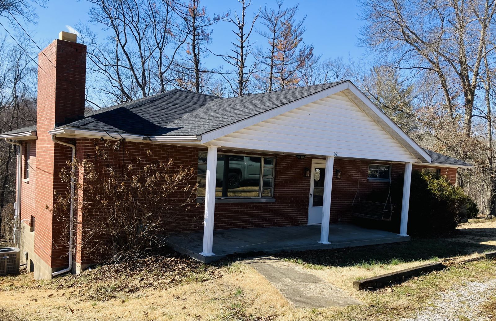 102 Holly Ln Property Photo 1