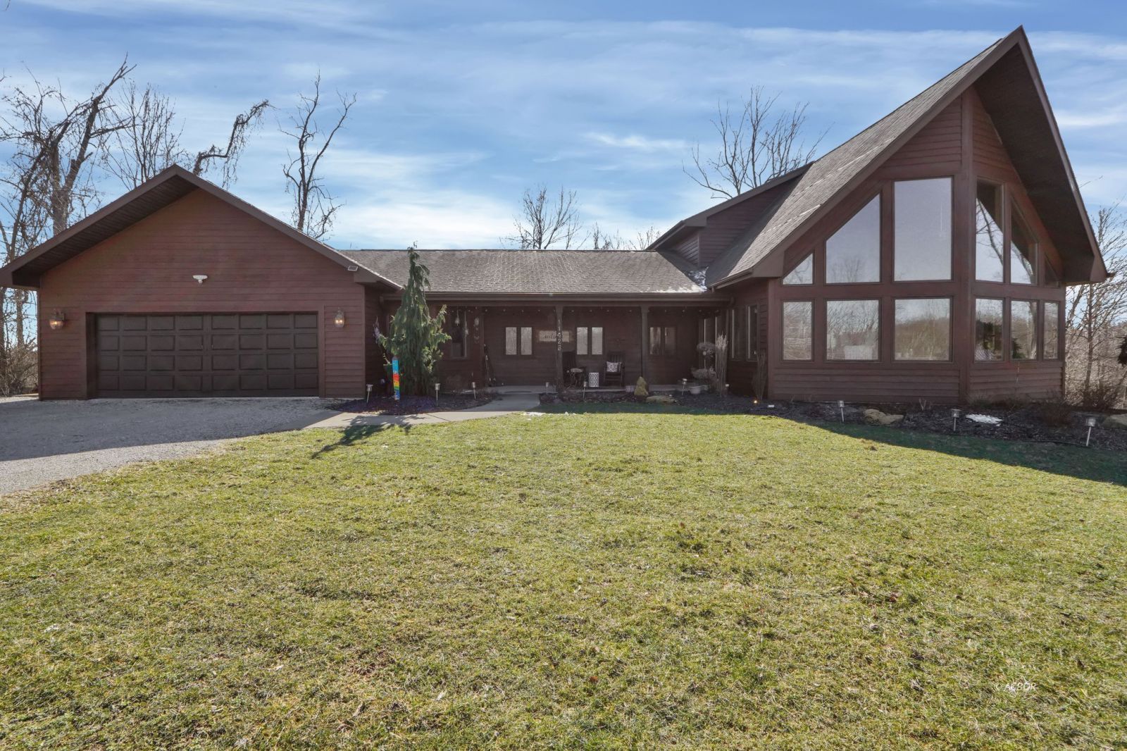 11425 Peach Ridge Rd Property Photo 1