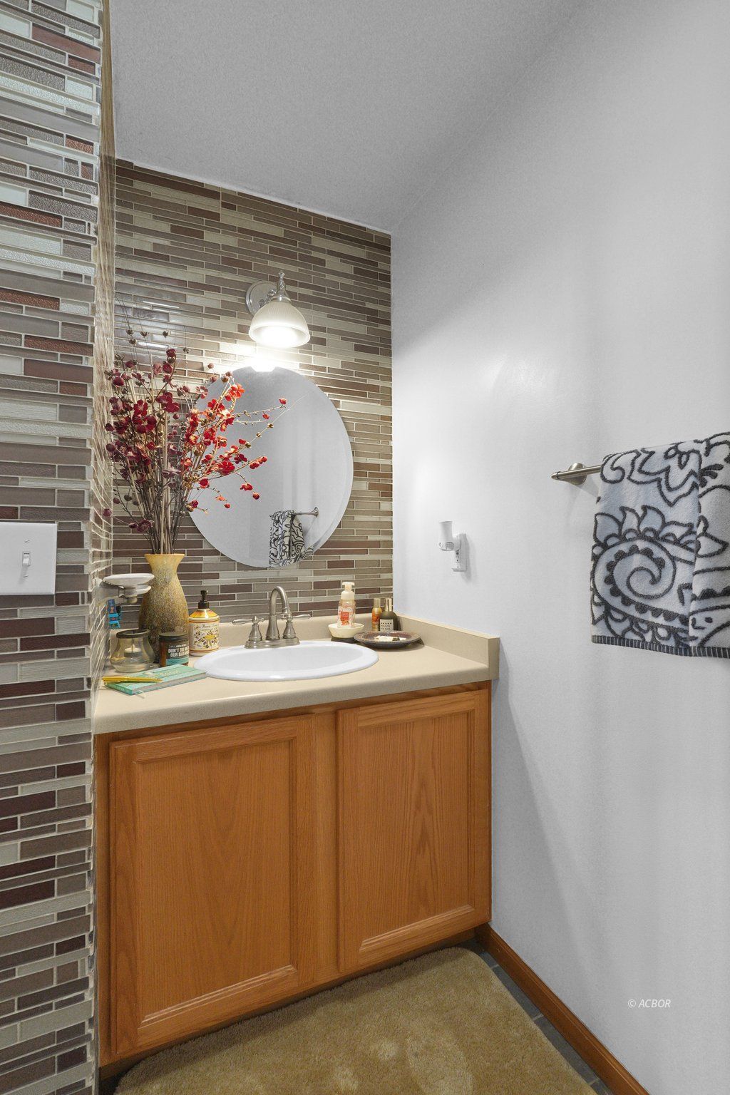 11425 Peach Ridge Rd Property Photo 8