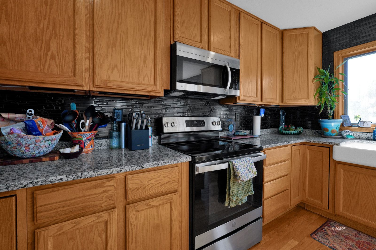 11425 Peach Ridge Rd Property Photo 15