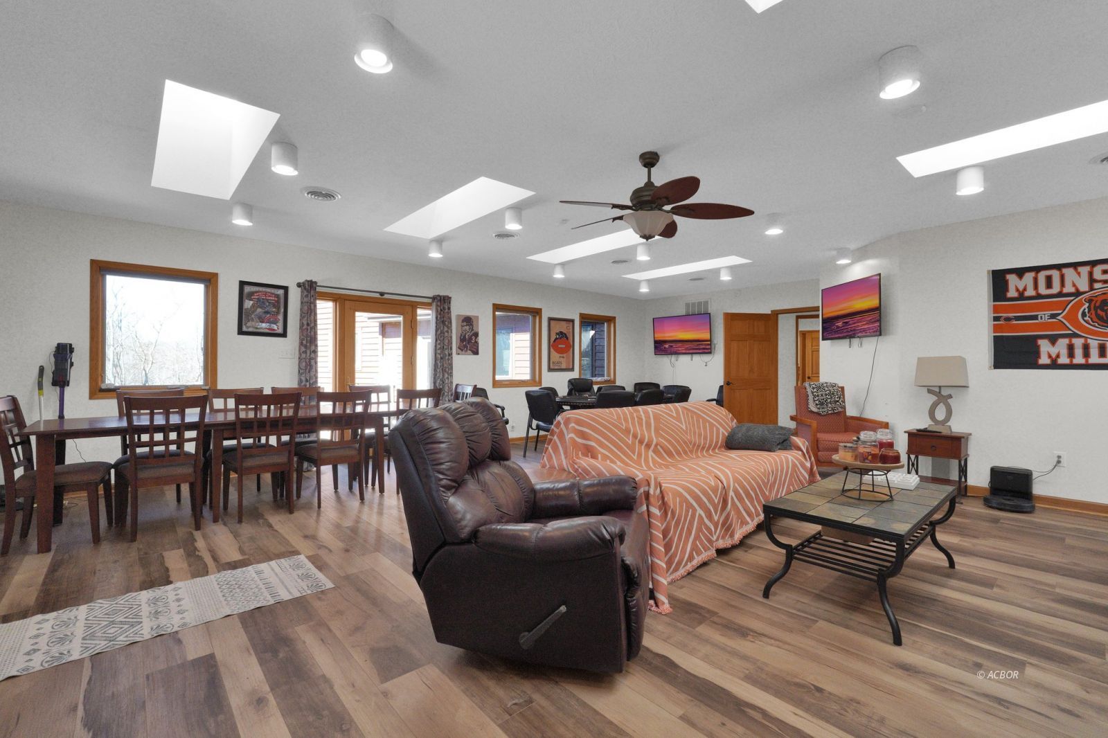 11425 Peach Ridge Rd Property Photo 28