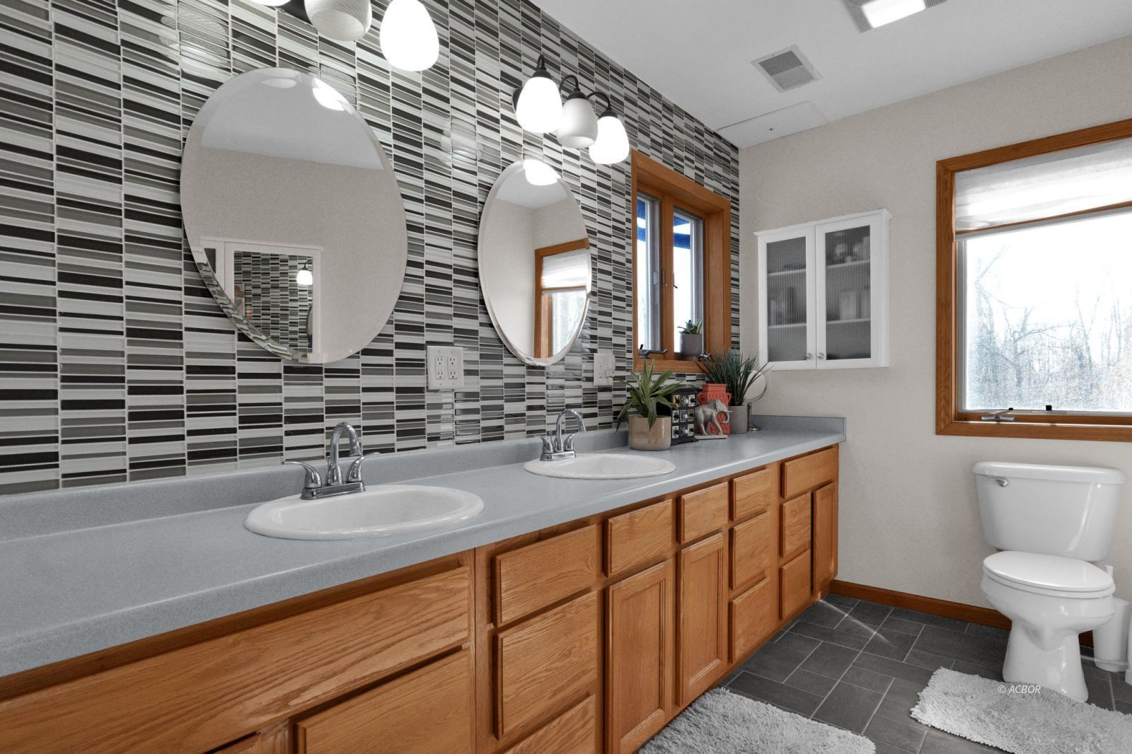 11425 Peach Ridge Rd Property Photo 34