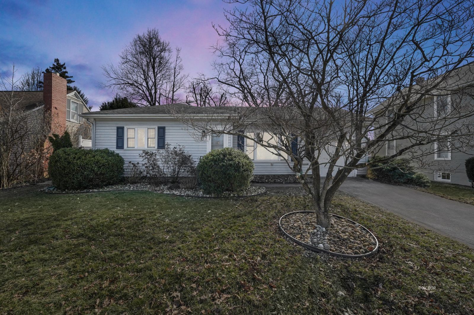 163 Morris Ave Property Photo 1