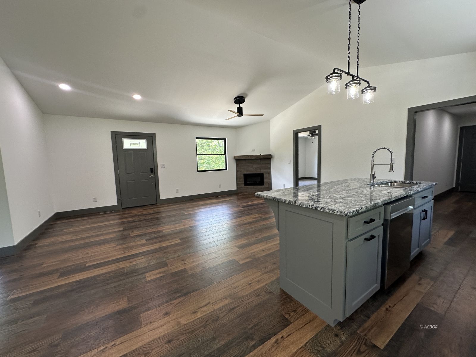 7624 Edria Ln Property Photo 6