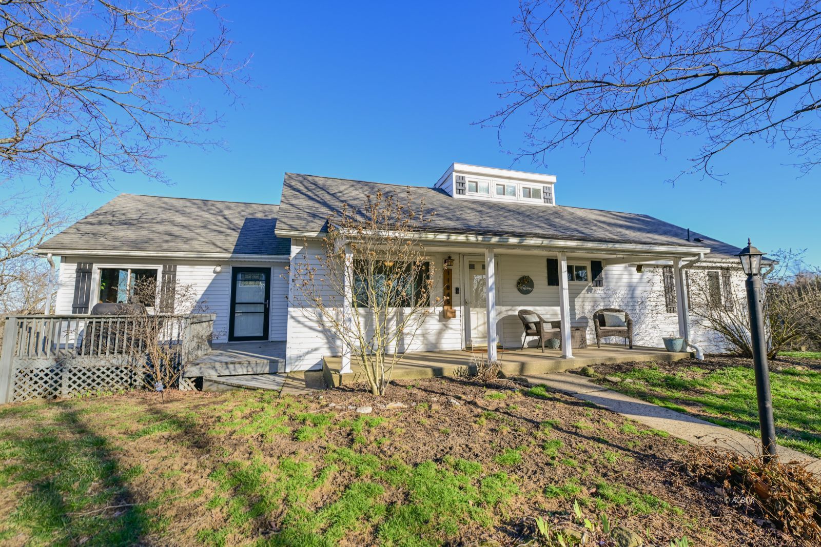 11845 Peach Ridge Rd Property Photo 1