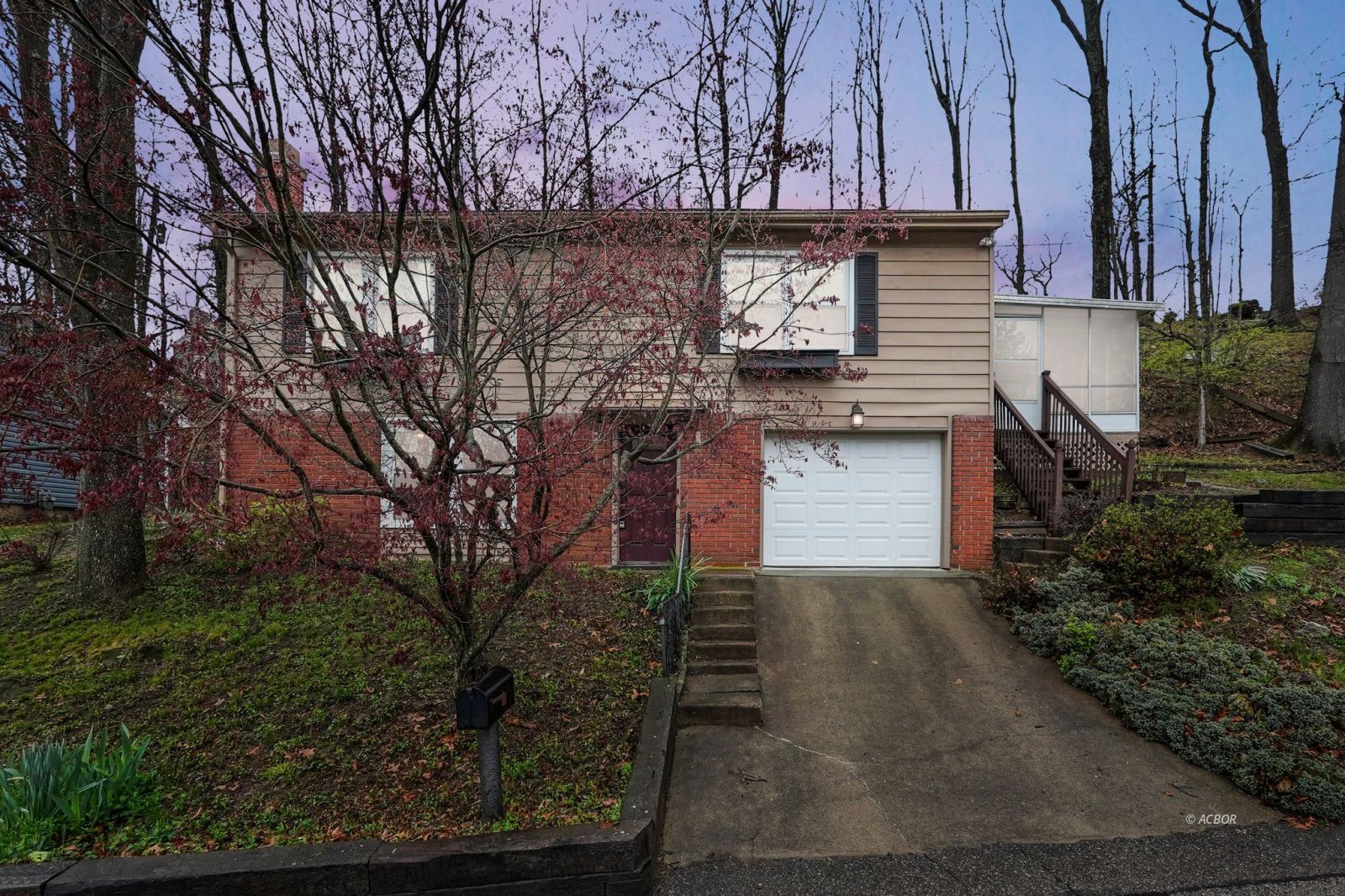 6 Briarwood Dr Property Photo 1
