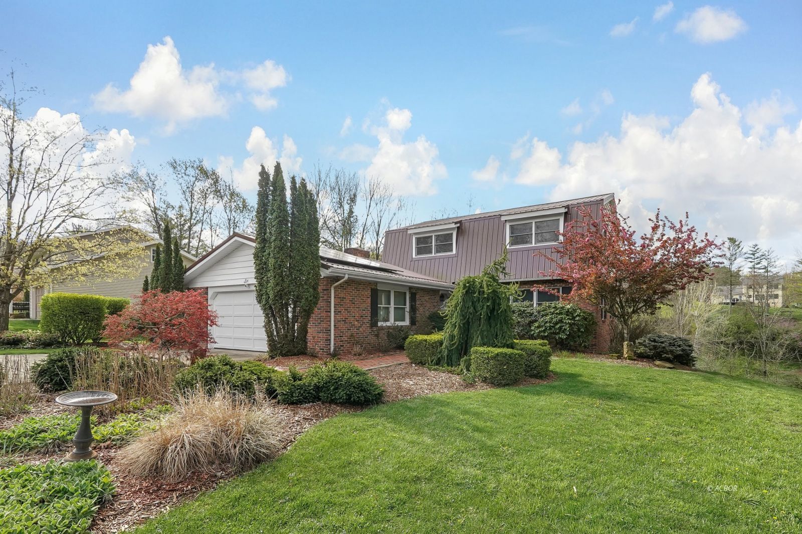 6 Coventry Ln Property Photo 1