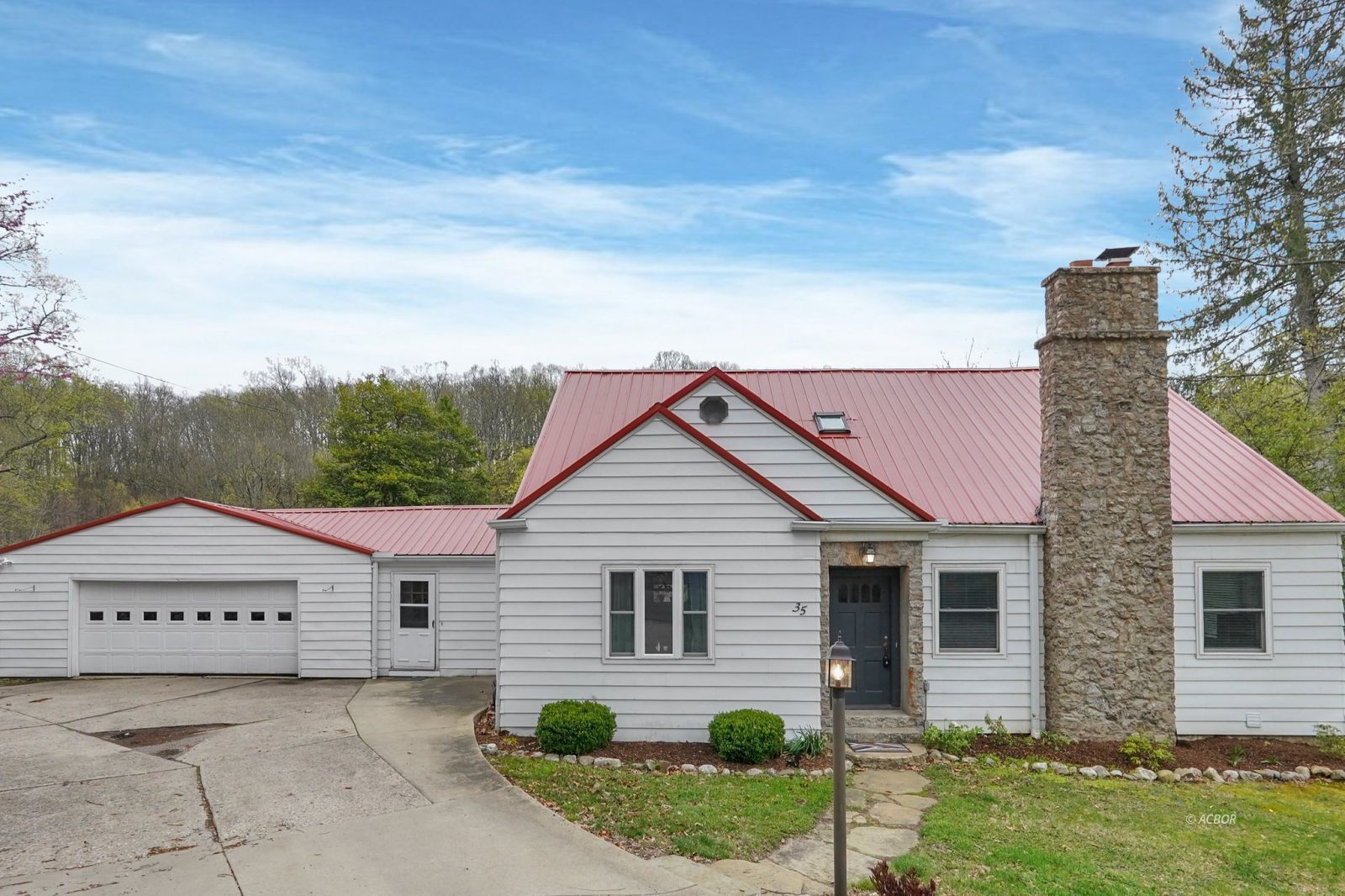 35 Cable Ln Property Photo