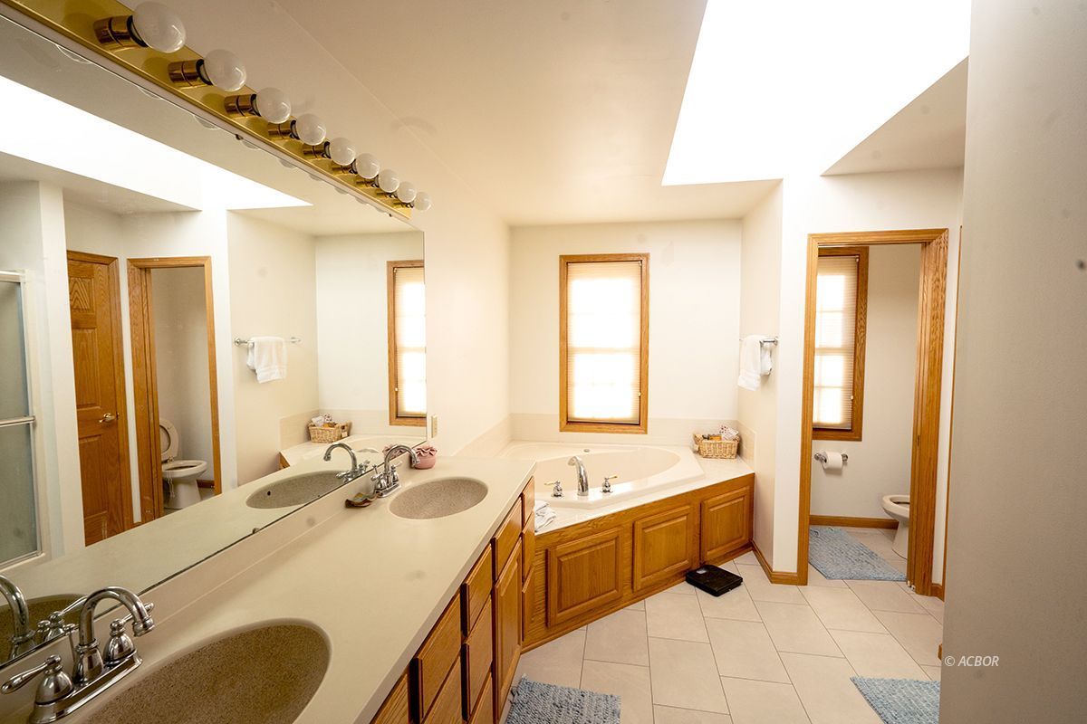 7255 Angel Ridge Rd Property Photo 20