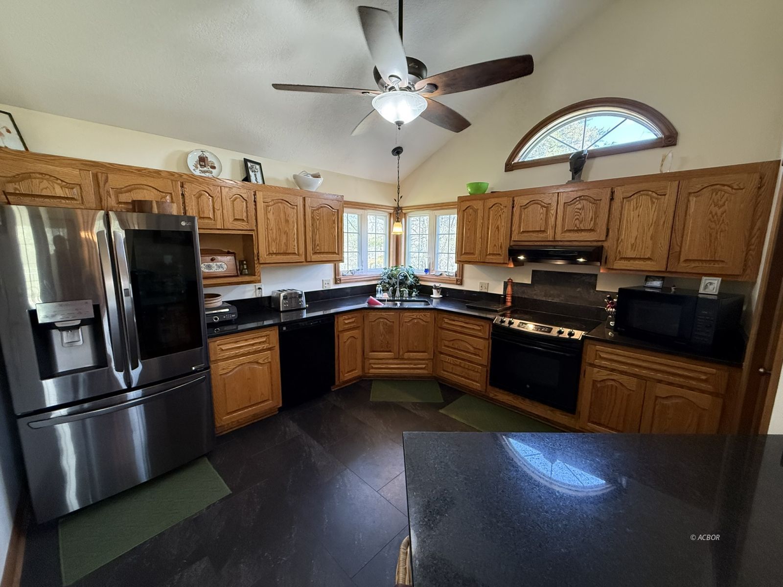 31440 Deerfield Dr Property Photo 4