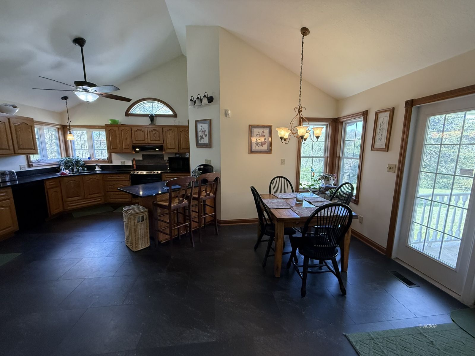 31440 Deerfield Dr Property Photo 5