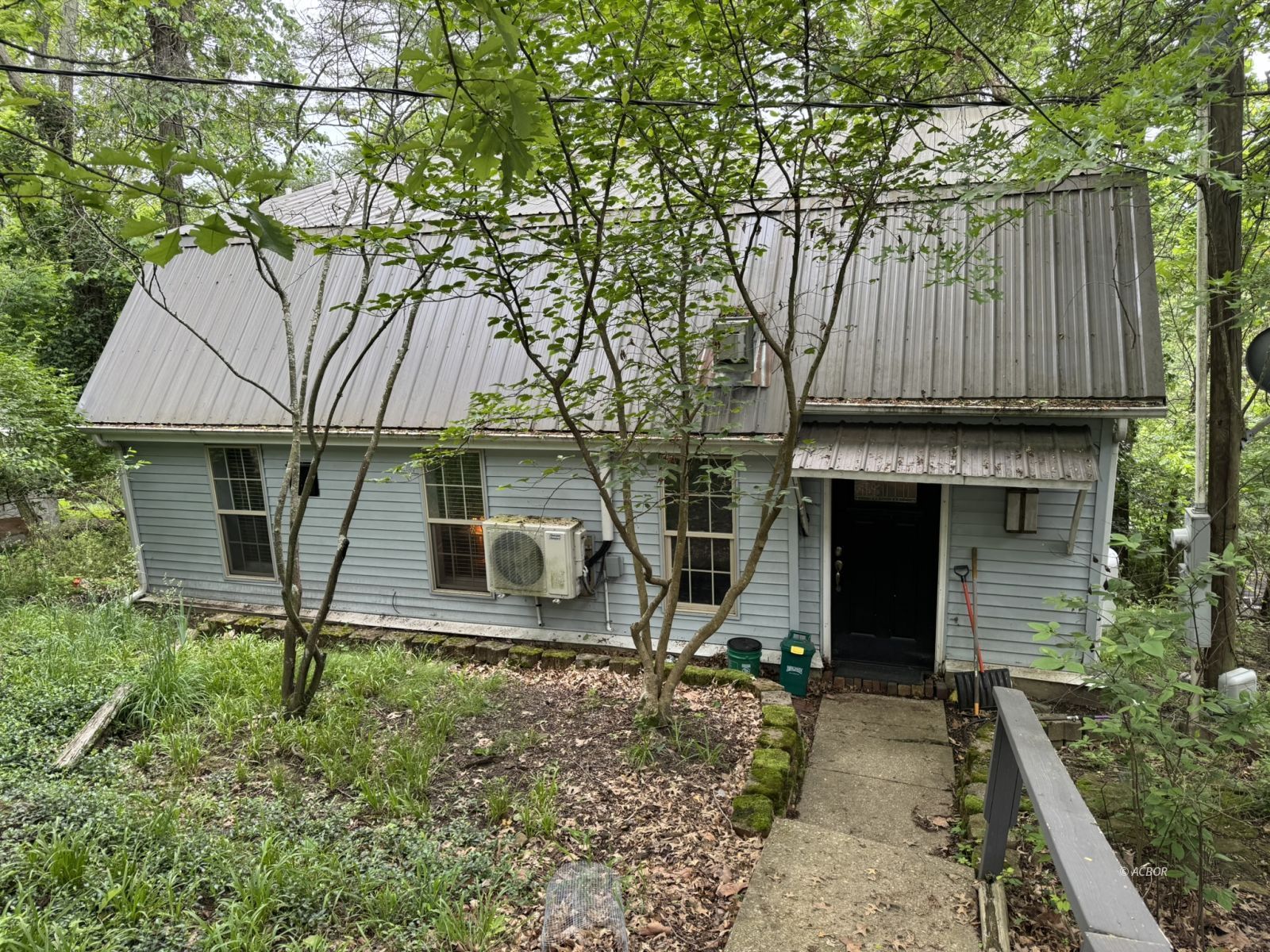30 Hanlin Ave Property Photo 1