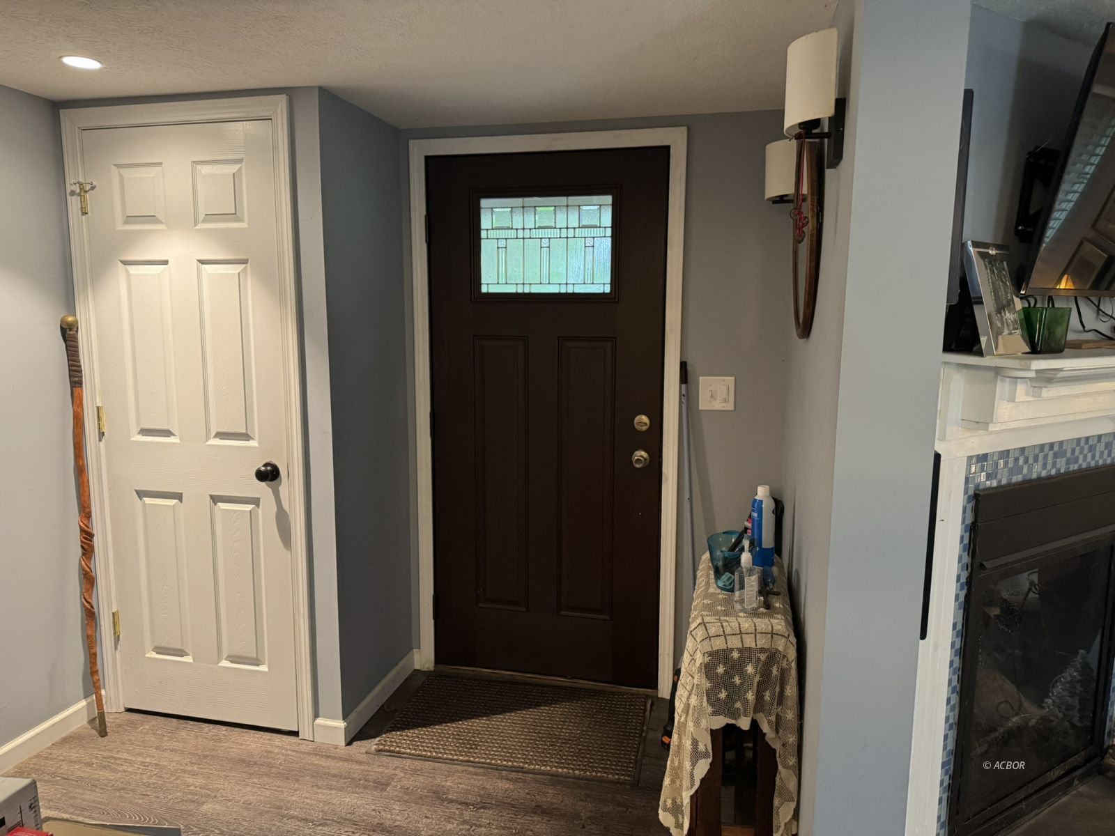30 Hanlin Ave Property Photo 2