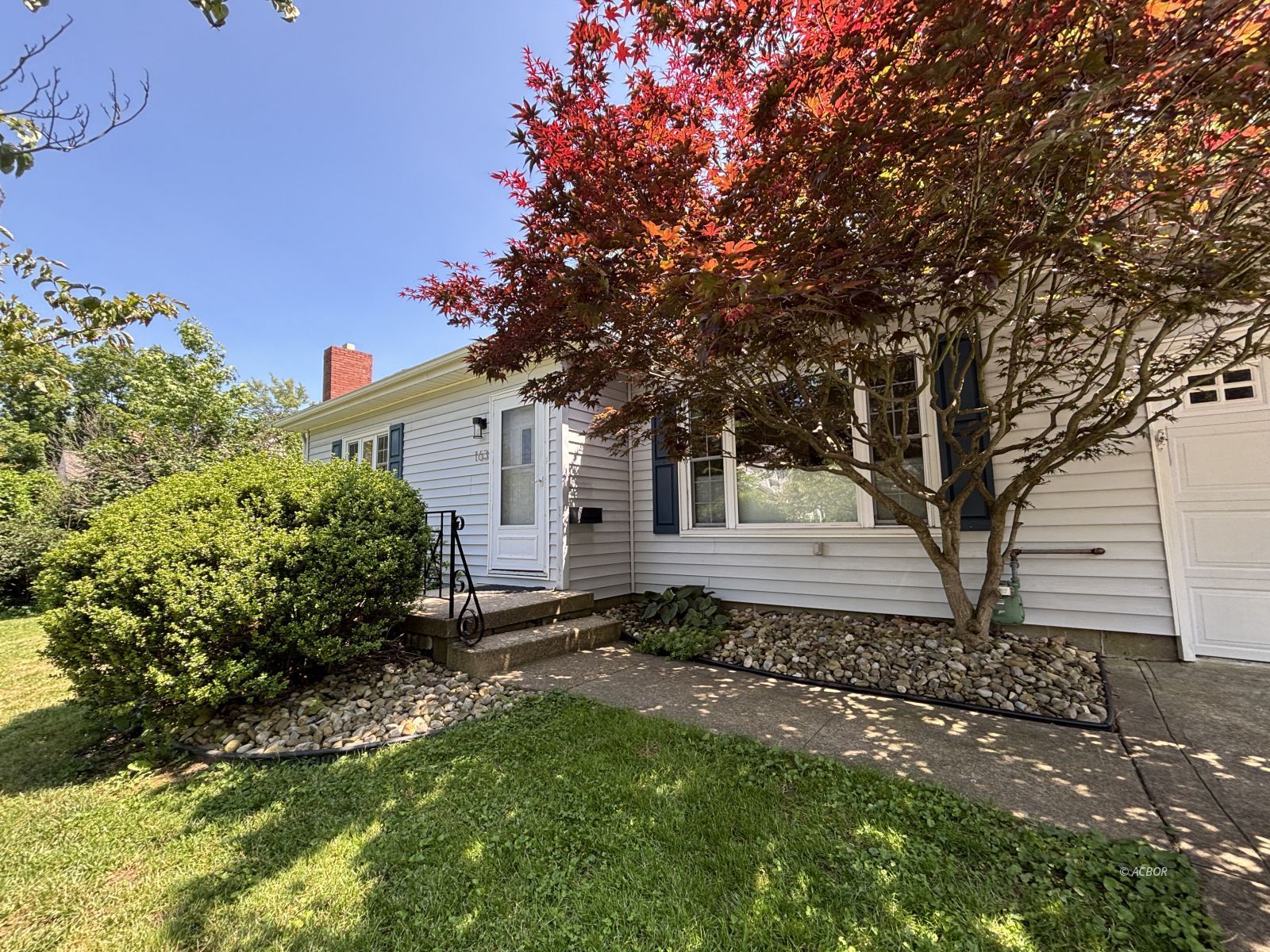 163 Morris Ave Property Photo 1