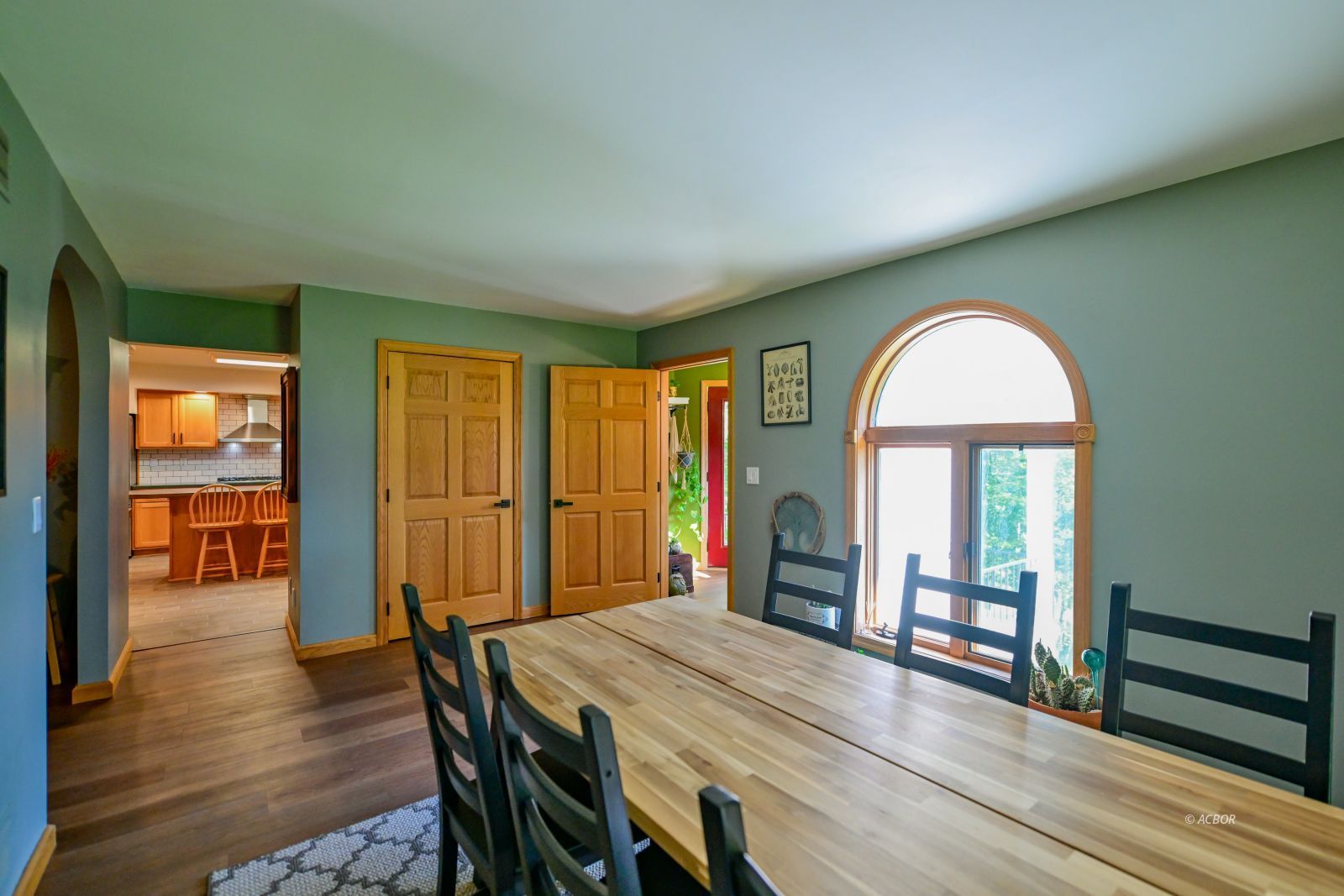 30 Farhills Dr Property Photo 12