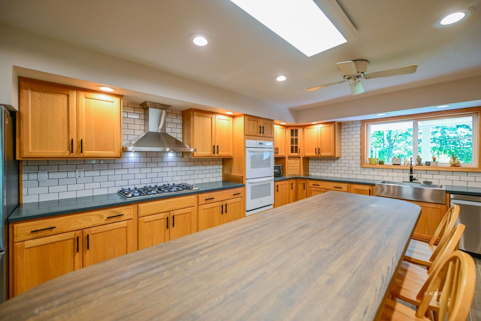 30 Farhills Dr Property Photo 31