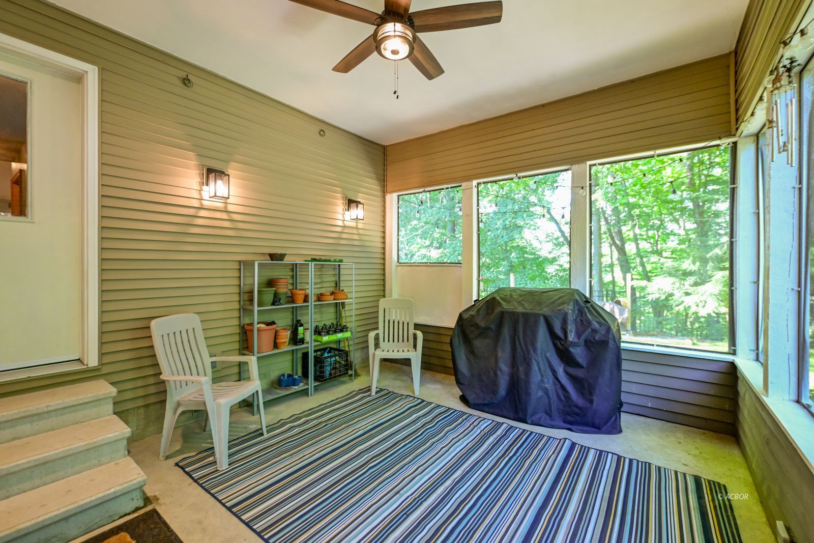 30 Farhills Dr Property Photo 38