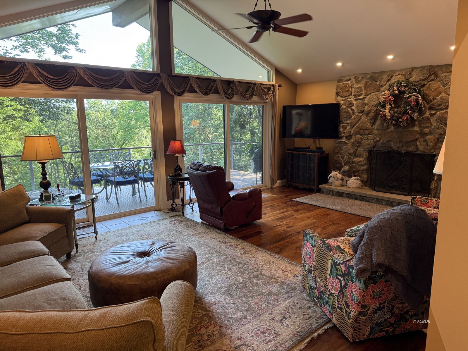 8488 Windfall Ridge Road Property Photo 14
