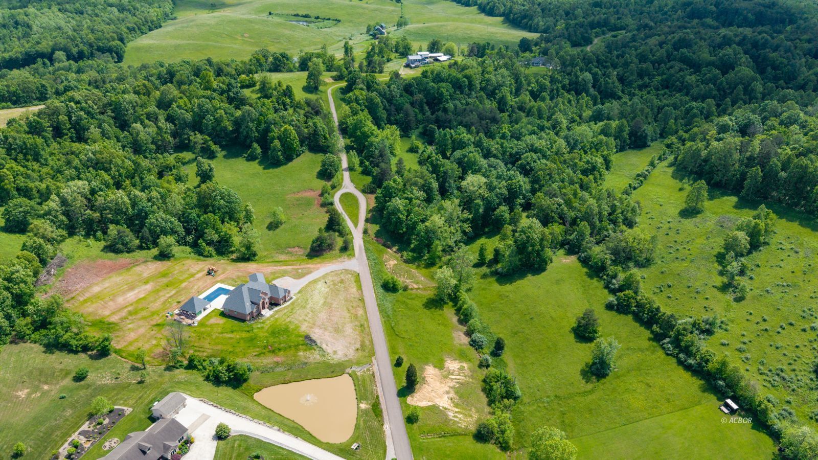 Brookview Drive Property Photo 6