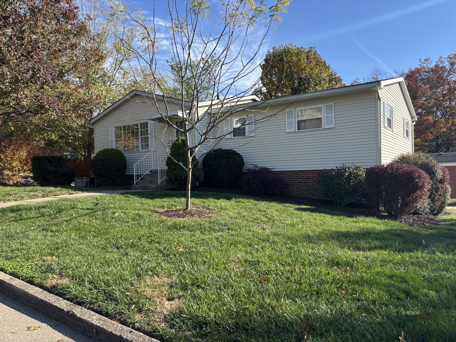 44 Strathmore Blvd Property Photo 1