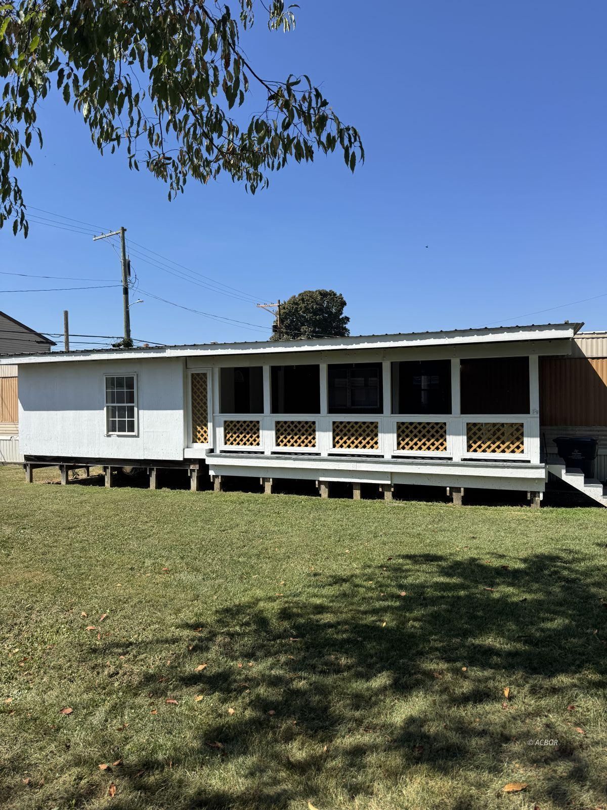 1137 Poplar Property Photo 1