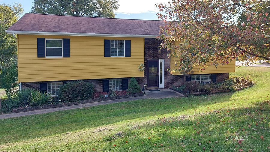 255 Estates Dr Property Photo 1