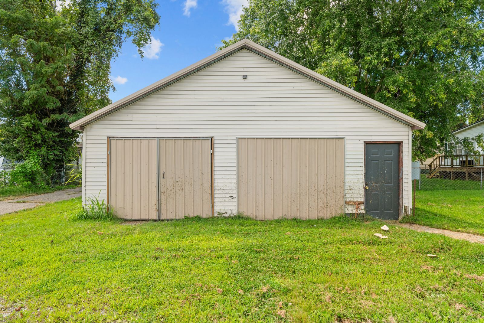 141 Hubbard Ave Property Photo 4