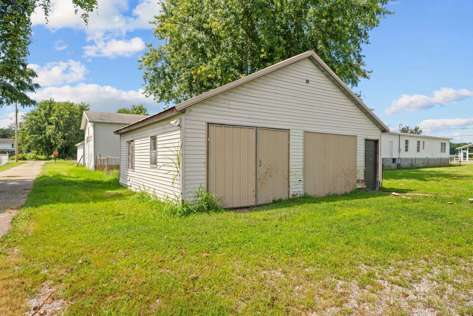 141 Hubbard Ave Property Photo 5