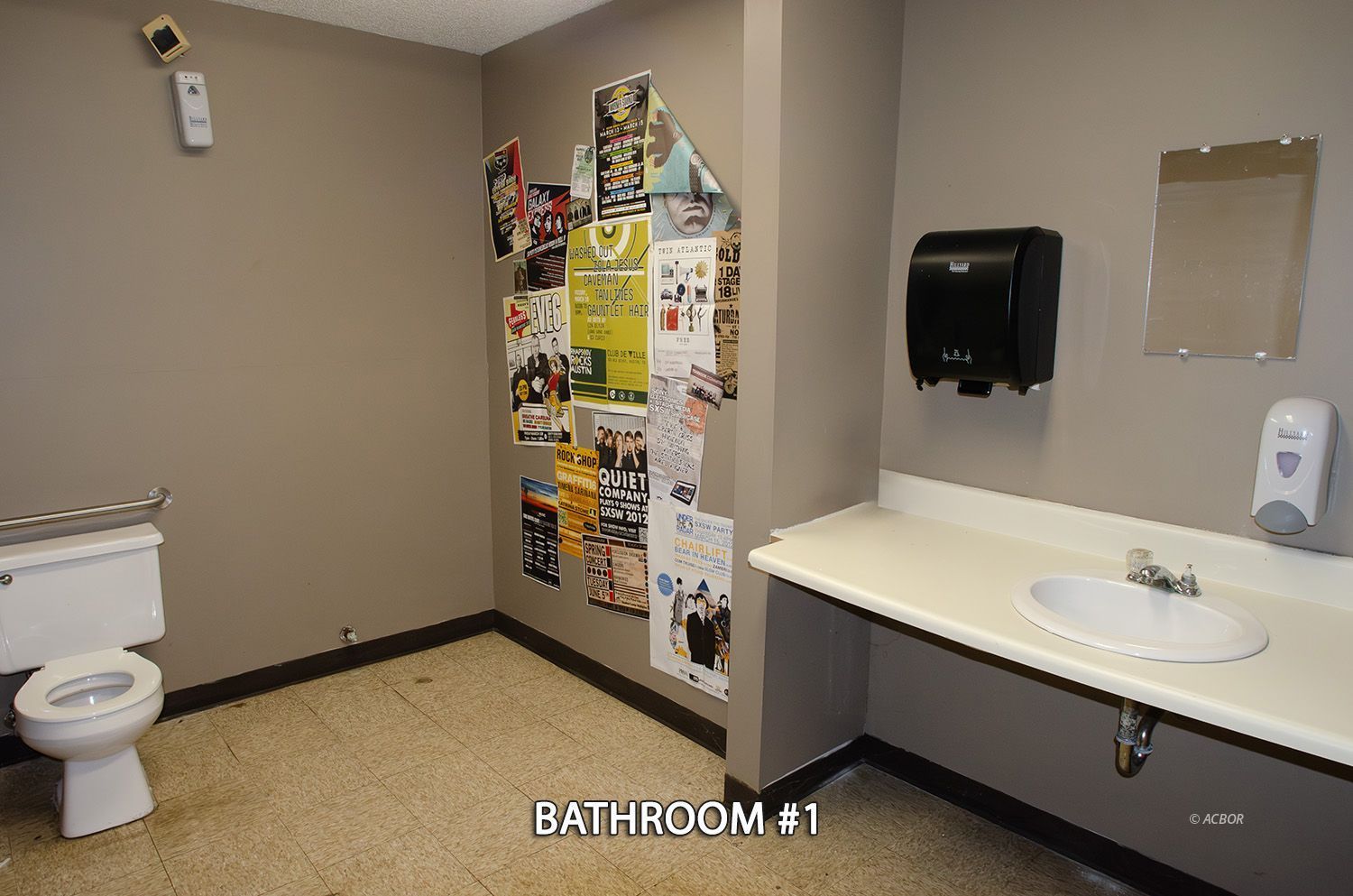 450 W Washington St Property Photo 9