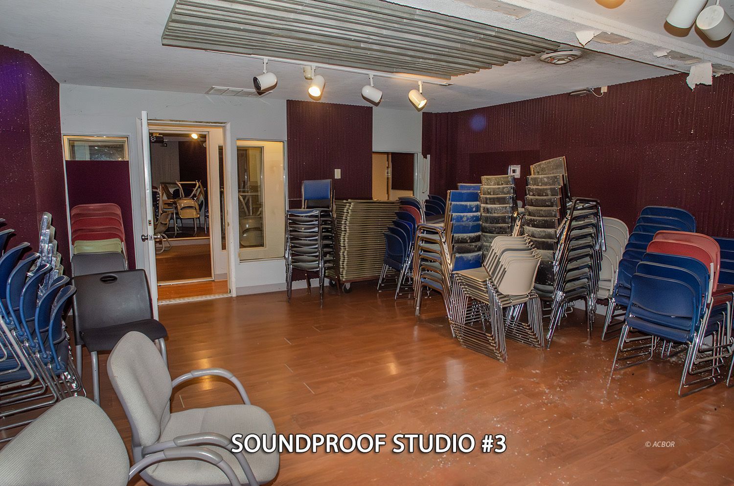 450 W Washington St Property Photo 14