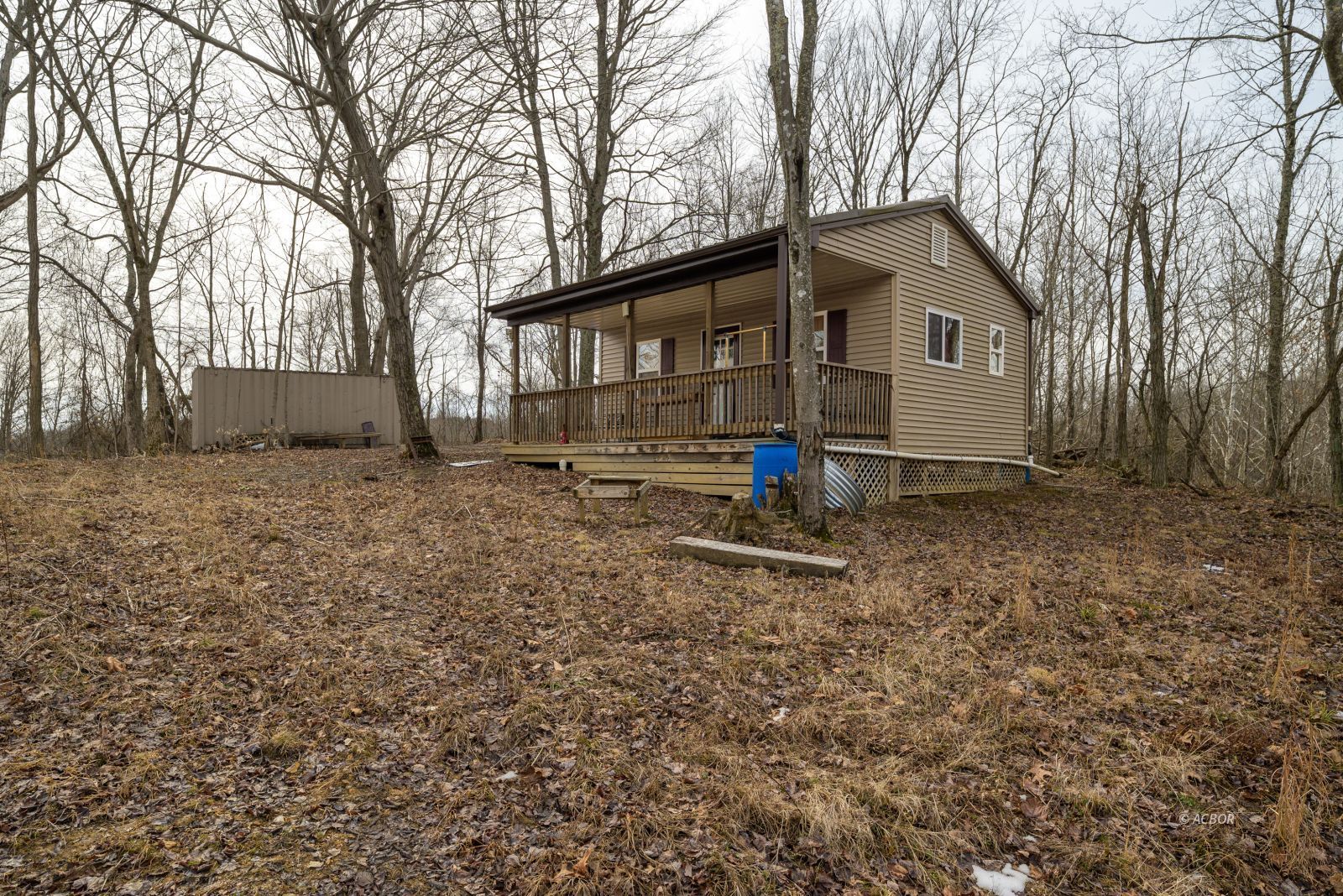 677 Dickens Rd Property Photo 3