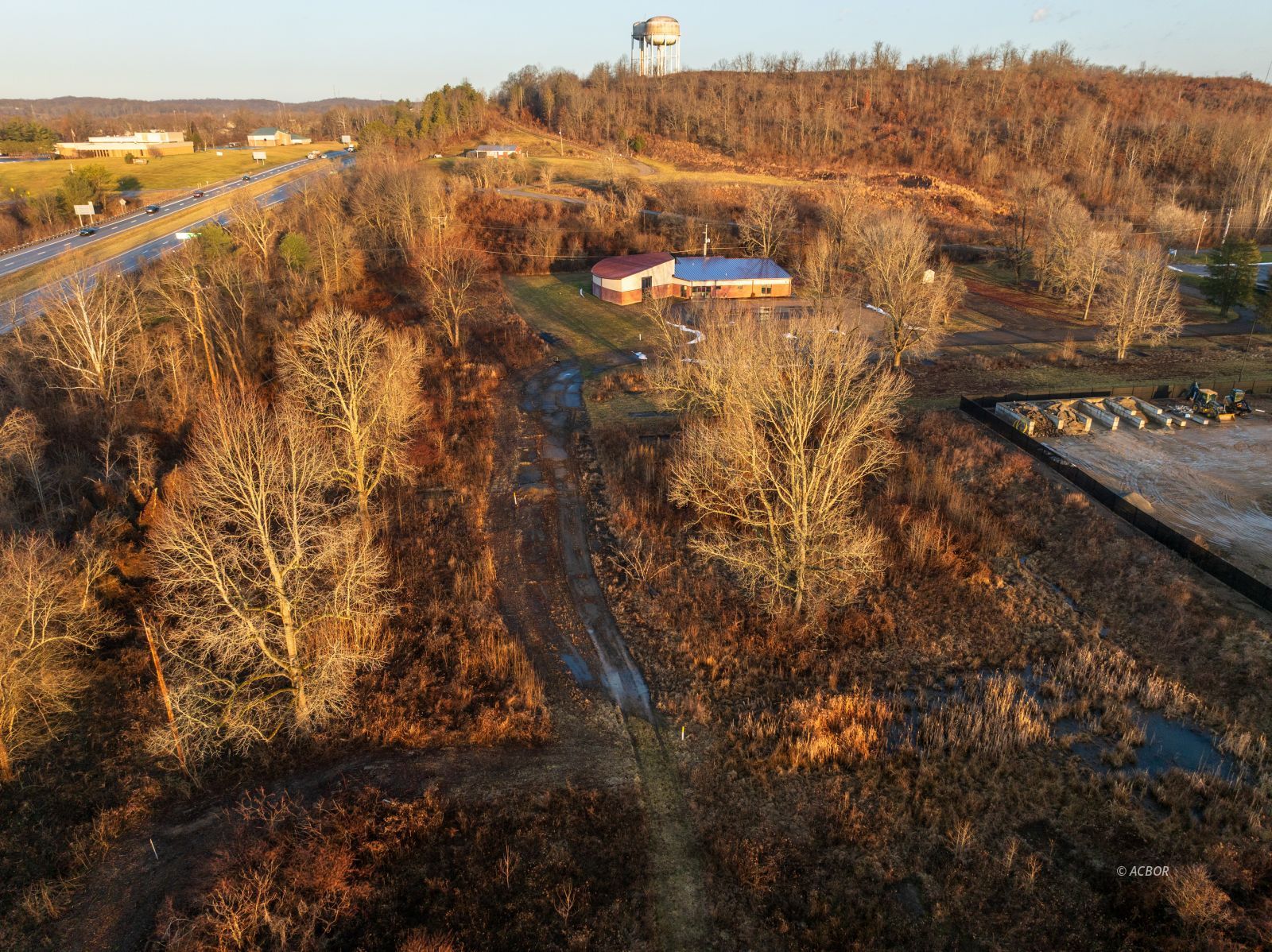 Upper River Rd Property Photo 11