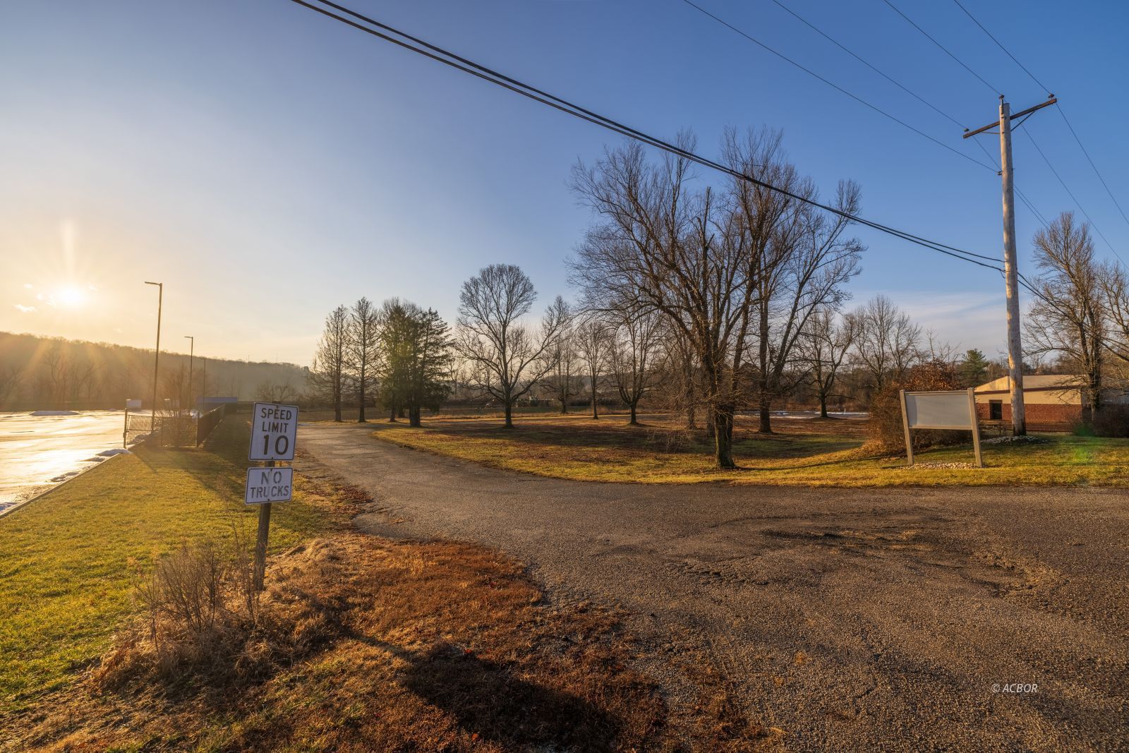 Upper River Rd Property Photo 14