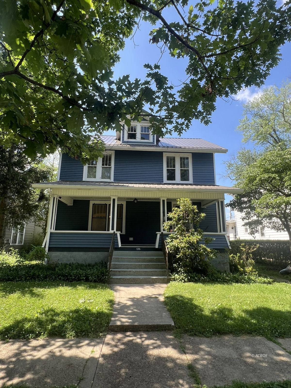 135 Morris Avenue Property Photo 1