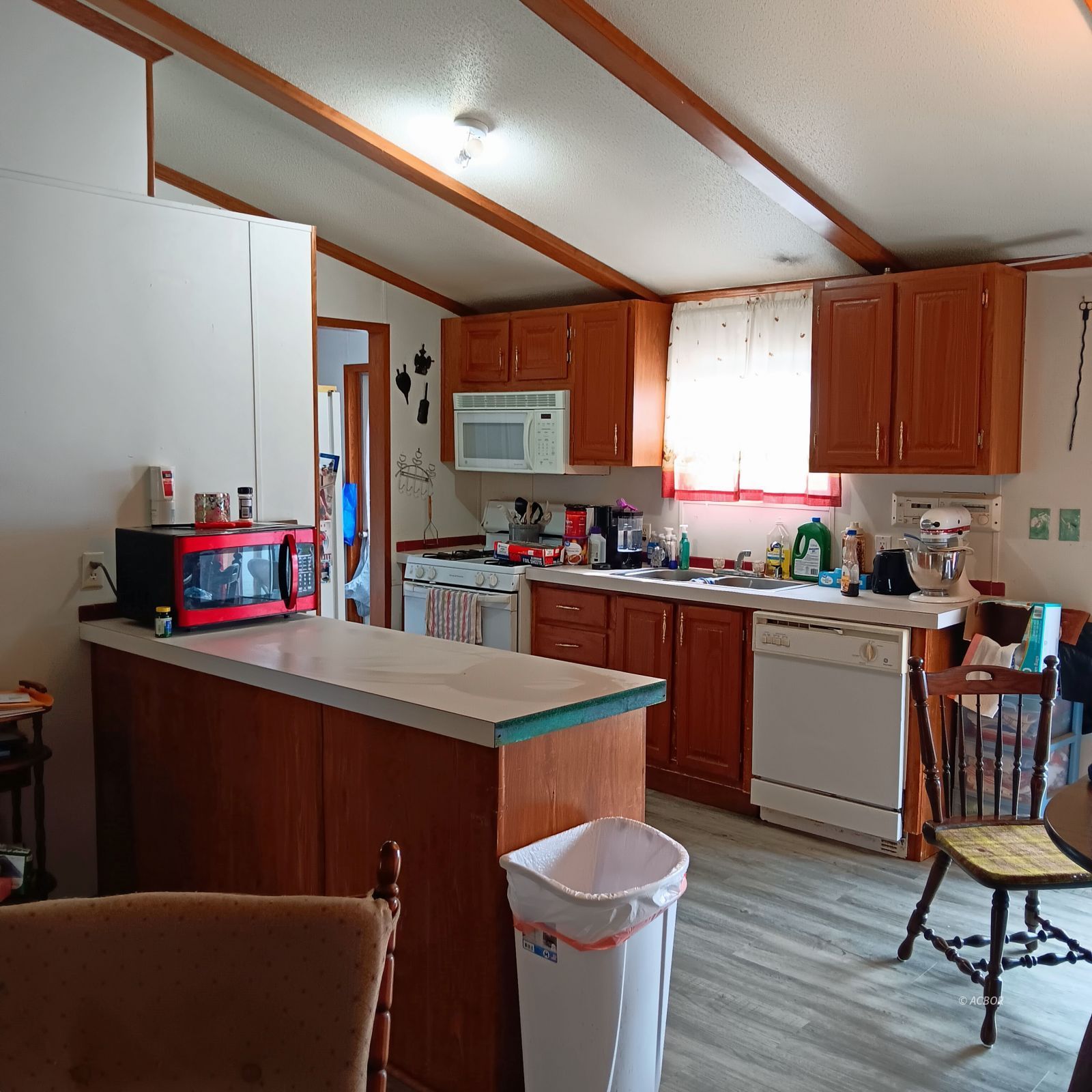 13 Dew St Property Photo 6