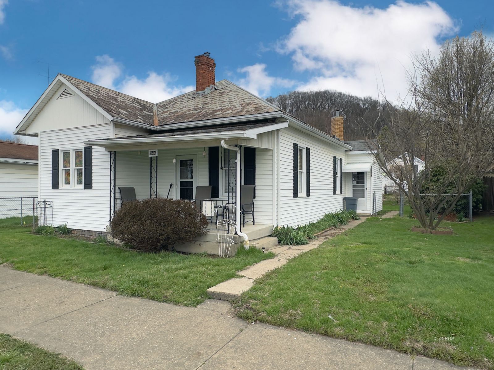 944 Poplar St Property Photo 1