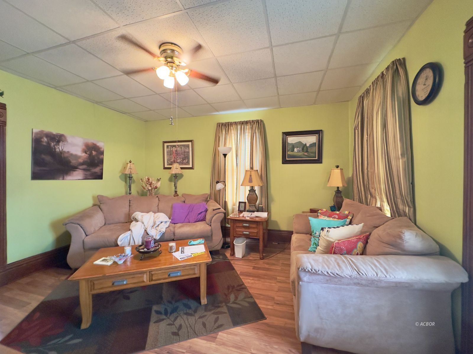 944 Poplar St Property Photo 6