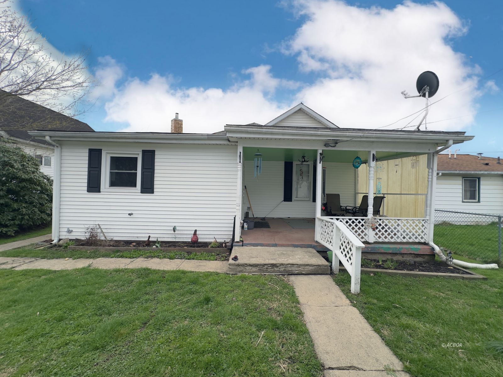 944 Poplar St Property Photo 12