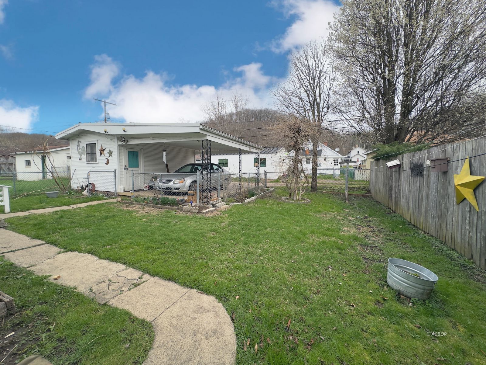 944 Poplar St Property Photo 14