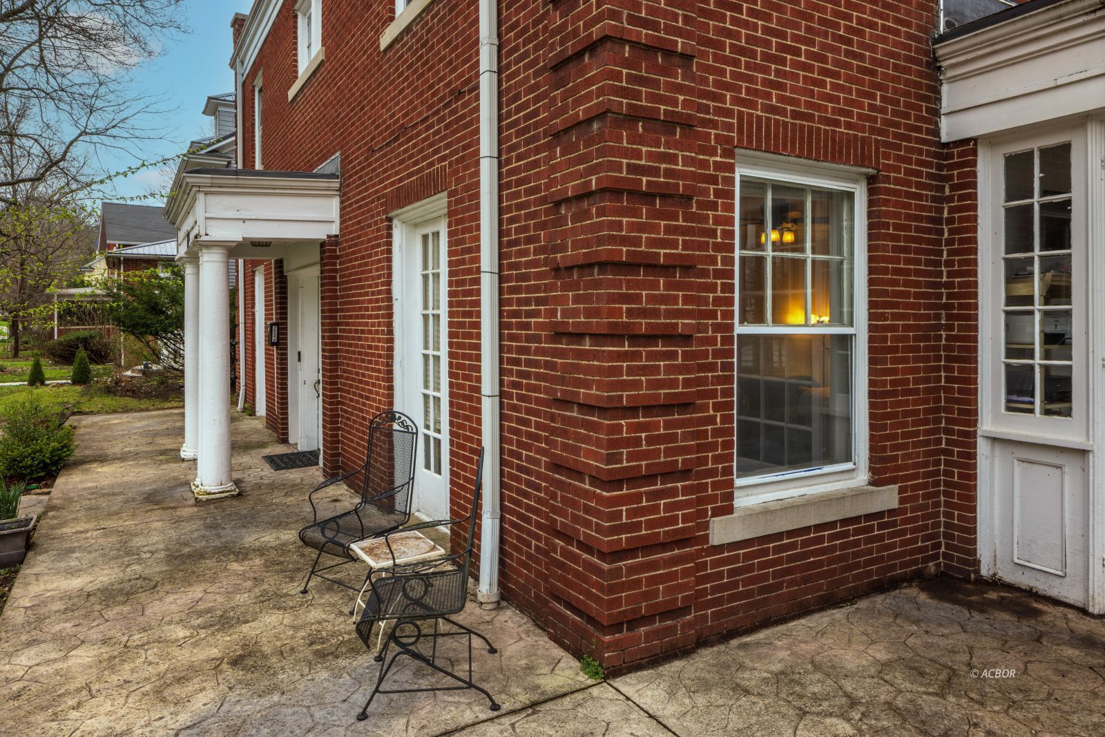 171 E State St Property Photo 57