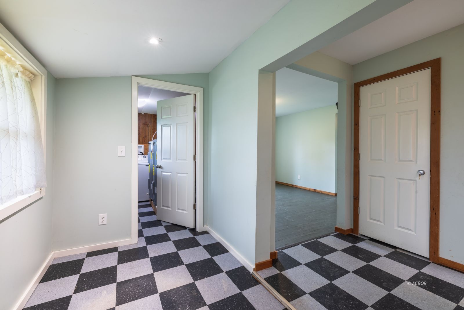 85 Converse St Property Photo 14